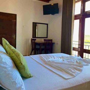 Verduisterende gordijnen, geluiddichte muren