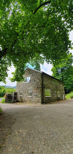 Snowdon Cottage: 300 m from Watkin Path Mt Snowdon