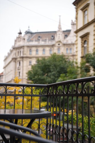 The Honest Budapest by Chic & Basic