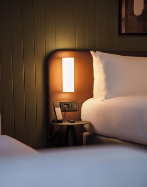 迷你吧、房內夾萬、書桌、隔音