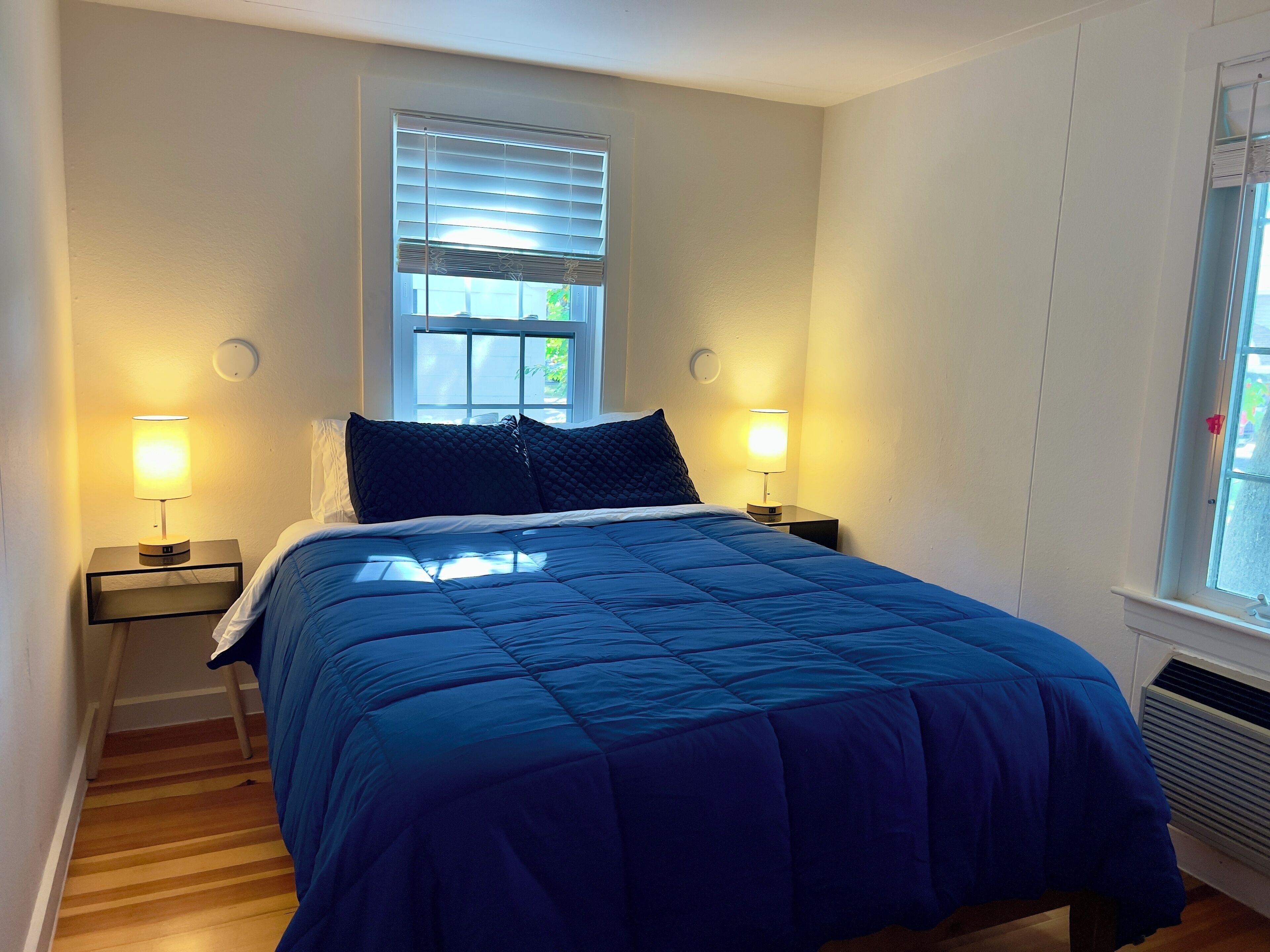 1 habitación, tabla de planchar con plancha, wifi gratis y ropa de cama 