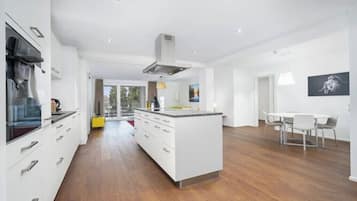 Fridge, microwave, dishwasher