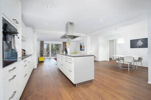 Fridge, microwave, dishwasher