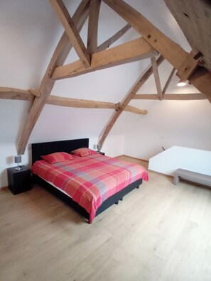 1 habitación, wifi y ropa de cama