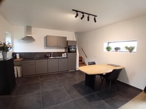 Mikrowelle, Ofen, Herdplatte, Geschirrspüler