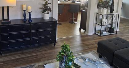 Charming 2-bedroom cottage in wonderful Moreno Valley with WiFi, all utilities