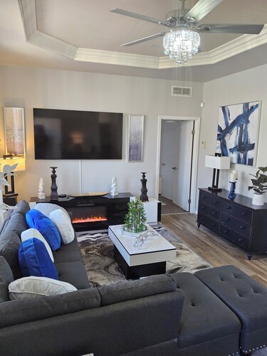 Charming 2-bedroom cottage in wonderful Moreno Valley with WiFi, all utilities