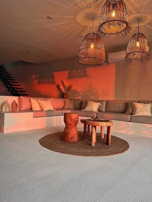 Interior - CASA MASH- PRIVATE HOUSE- BEACH FRONT (Gro.)