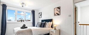 3 chambres, fer et planche à repasser, accès à Internet, literie fournie