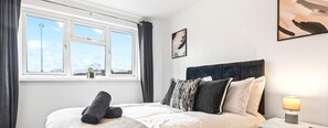 3 bedrooms, iron/ironing board, Internet, bed sheets