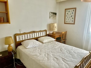 2 dormitorios, tabla de planchar con plancha, wifi