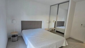 2 habitaciones, tabla de planchar con plancha y wifi 