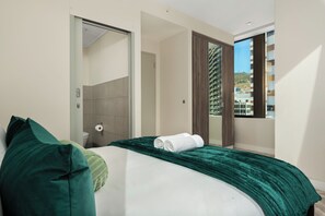 1 soverom, safe på rommet, strykejern/-brett og internettilgang