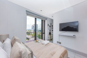 1 chambre, coffres-forts dans les chambres, fer et planche à repasser