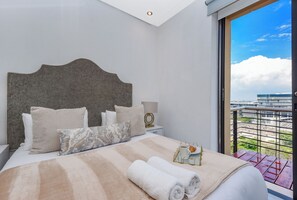 1 chambre, coffres-forts dans les chambres, fer et planche à repasser