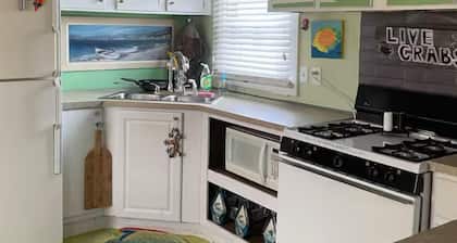 Cozy 1-bedroom apartment in tranquil Buxton, across from sound,with WiFi, AC
