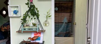 Cozy 1-bedroom apartment in tranquil Buxton, across from sound,with WiFi, AC