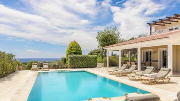 Villa (4 Bedrooms) | Exterior