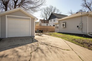 Exterior - Two Bedroom Home close to Downtown and Hospitals (Sioux Falls)