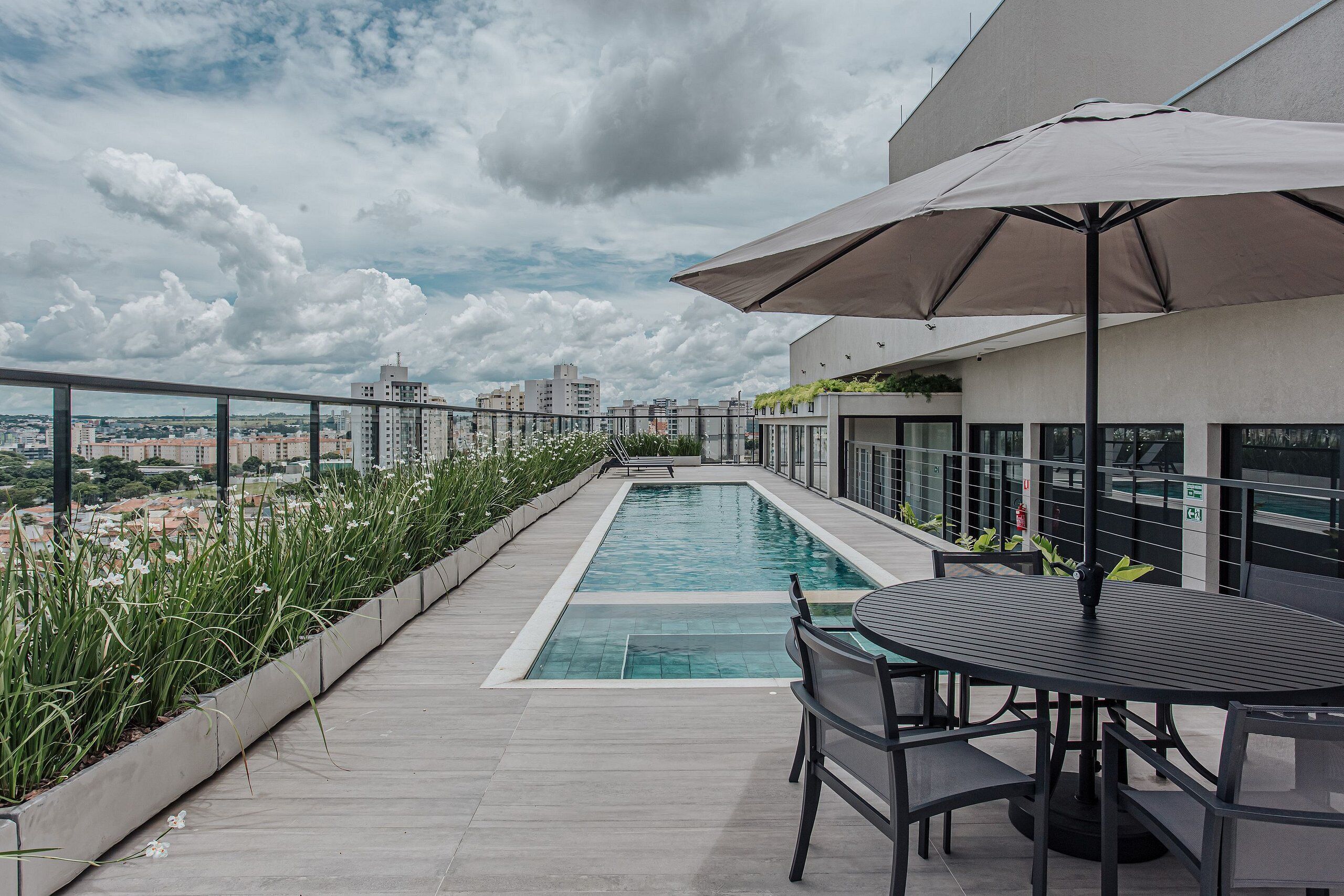 Quarto casal | Piscina | 2 piscinas internas