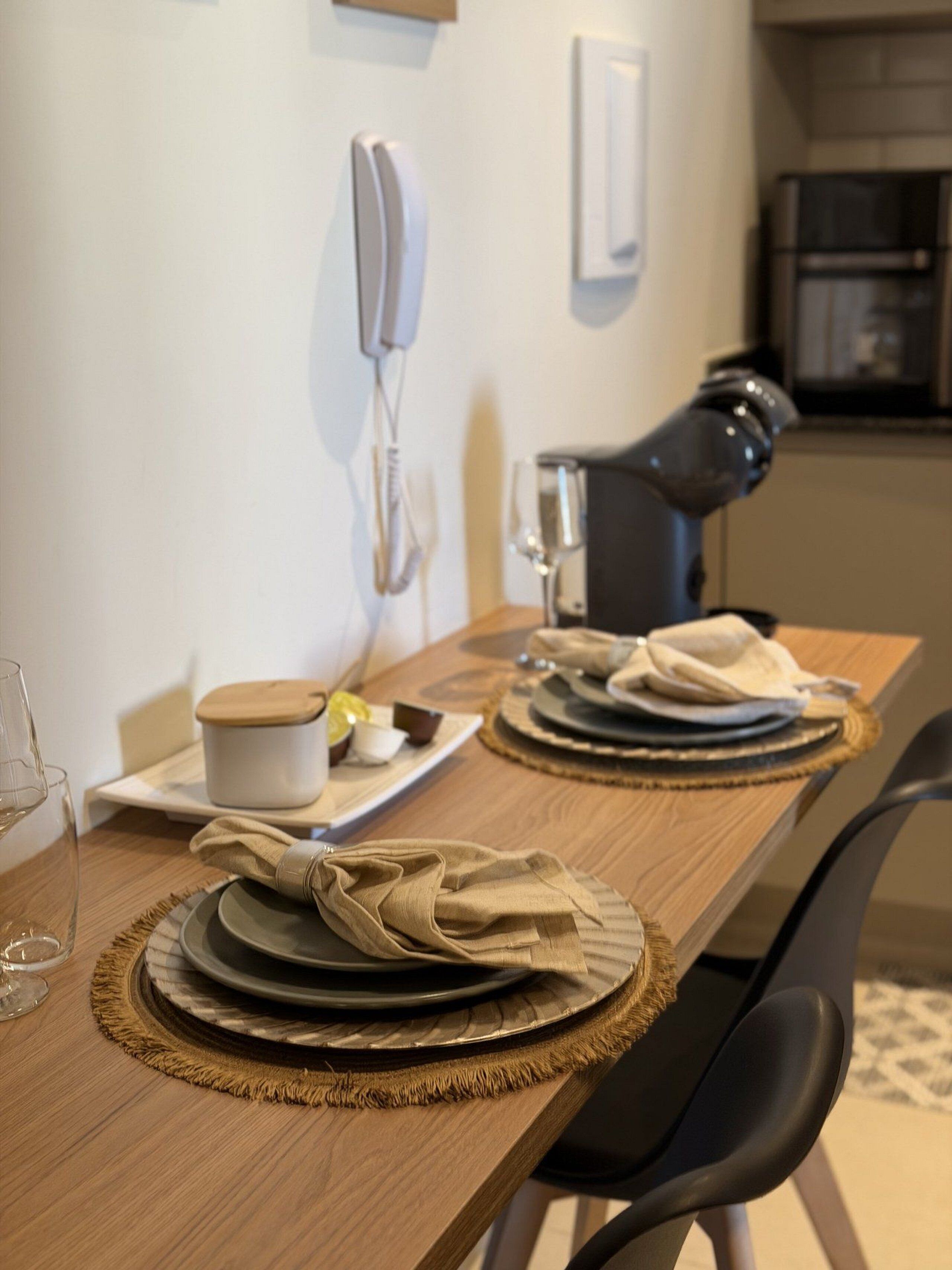 Basic Apartment | Dining