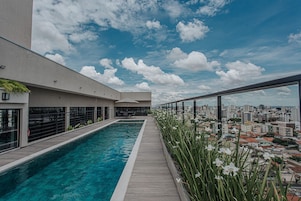 2 piscinas cubiertas