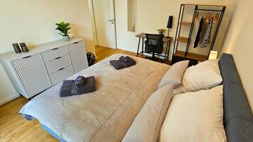 2 bedrooms, desk, iron/ironing board, travel cot