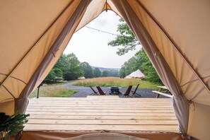 Premium bedding, down duvets, pillow-top beds, cots/infant beds - Firefly Ridge (Great Cacapon)