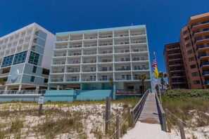 Exterior - Beach Front, Stunning Gulf Views, Seasonally Heated Pool, Gym, Pier, 1BR+Bunks (Orange Beach)