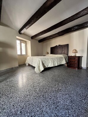 1 bedroom, WiFi, bed sheets - Ancient Dwelling (Catanzaro)