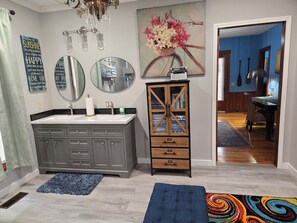 4 soveværelser, skrivebord, strygejern/strygebræt, gratis Wi-Fi