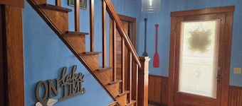 The Jackson House 
 at Barren River Lake
FALL DISCOUNT!!!
*A unique experience*