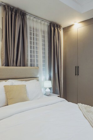 2 chambres, fer et planche à repasser, Wi-Fi, draps fournis