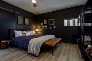 3 bedrooms, desk, iron/ironing board, free WiFi - Liberty Belle - Southside Taste of Modern Country Beauty (Walla Walla)
