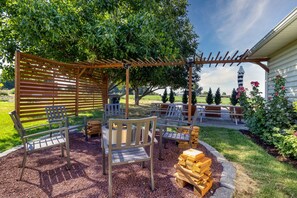 Outdoor dining - Liberty Belle - Southside Taste of Modern Country Beauty (Walla Walla)
