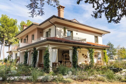 Villa Yeppa | on the hills of San Clemente, and a few km from the Adriatic Sea