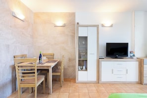 Dining - TenoHomes Oceanview Studio with Balcony (San Marcos)