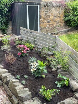 Property grounds - 5 Bedroom, 5 Bathroom House - Dalkeith (Dalkeith)