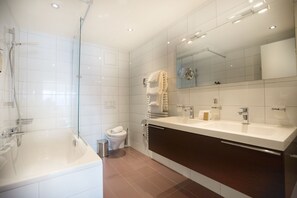 Hair dryer, towels, soap, shampoo - Swiss Hotel Apartments-Montreux Montreux One Bedroom Lake View Apartments  and Spa C2.4 (Montreux)