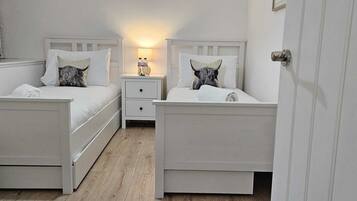 2 bedrooms, desk, iron/ironing board, travel cot