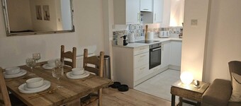 Modern, pet-friendly studio, close to Scotlands best golf courses!