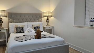 2 bedrooms, desk, iron/ironing board, travel cot