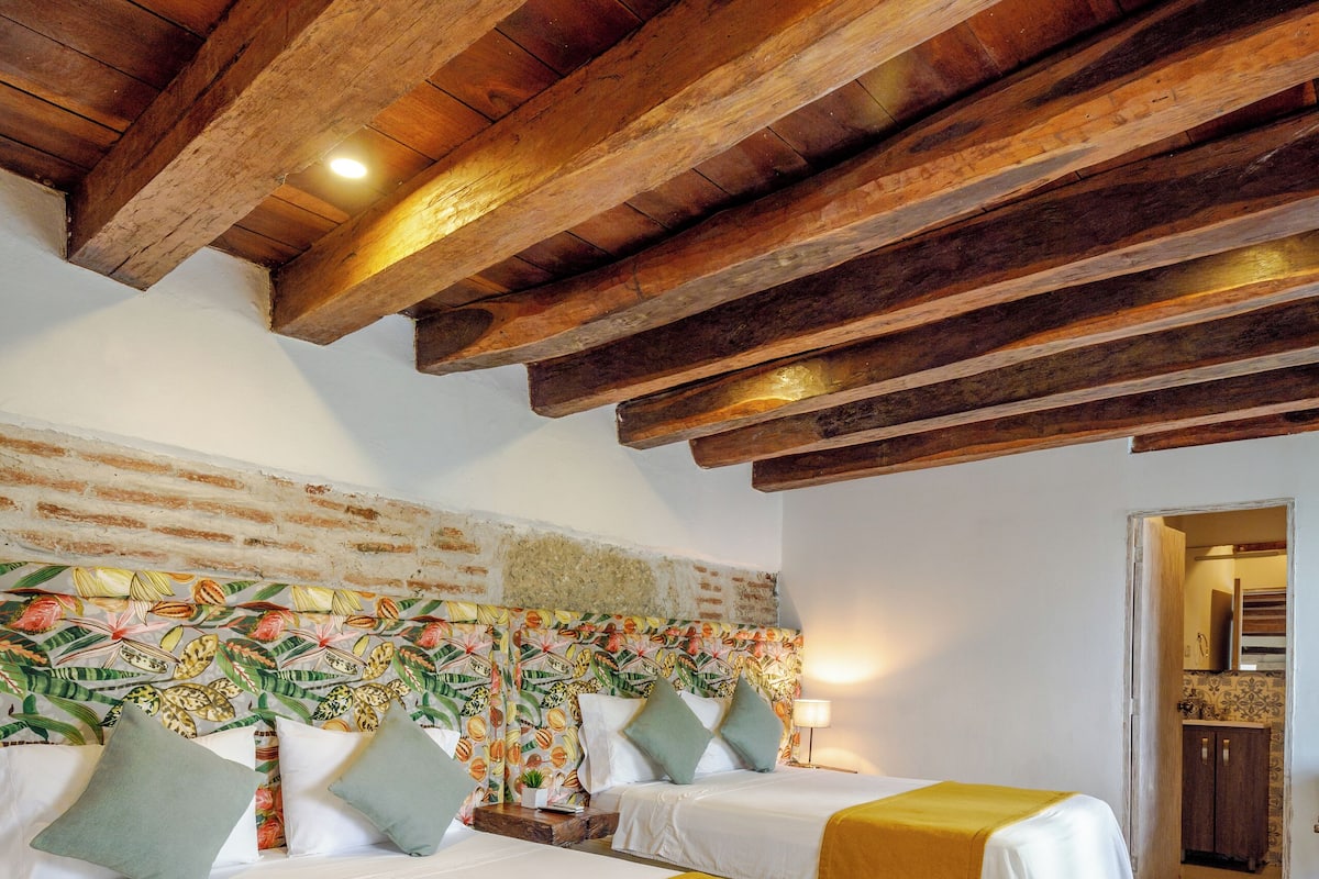 Habitación estándar con 1 cama doble o 2 individuales | Caja fuerte, wifi gratis, ropa de cama