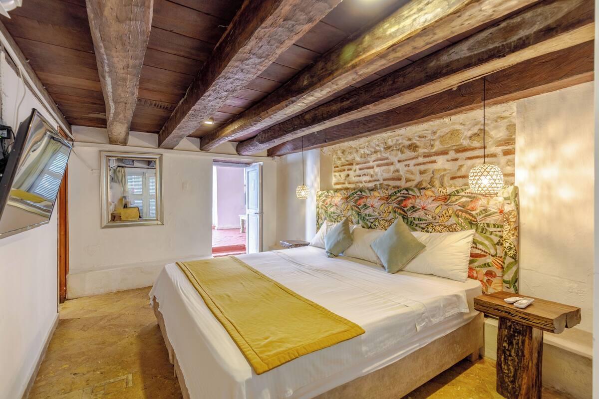 Habitación Confort | Caja fuerte, wifi gratis, ropa de cama