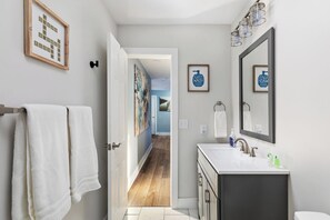 Shower, hair dryer, towels - Lakefront Home on Diamond Bay | Beach | Fun (Cassopolis)