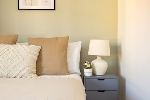 2 chambres, fer et planche à repasser, Wi-Fi gratuit, draps fournis