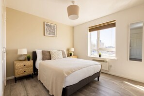 2 chambres, fer et planche à repasser, Wi-Fi gratuit, draps fournis