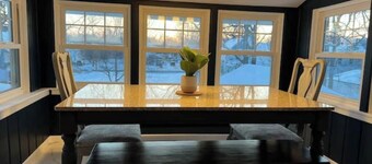 CRAFTSMAN’sUPSTAIRS! 3 bd rm w/impressive attic!