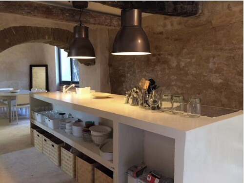 Gordes, in the heart of the village with private pool and panoramic view