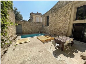 Outdoor dining - Gordes, in the heart of the village with private pool and panoramic view (Gordes)